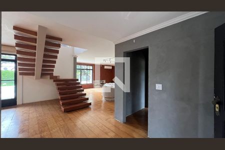 Casa para alugar com 520m², 5 quartos e 6 vagasHall