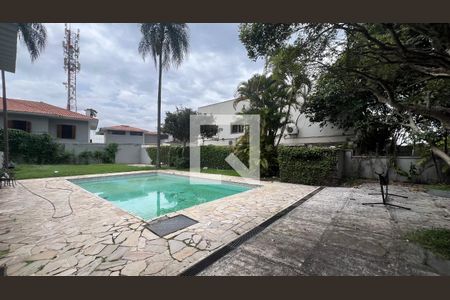 Casa para alugar com 520m², 5 quartos e 6 vagasPiscina