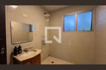 Casa para alugar com 520m², 5 quartos e 6 vagasBanheiro 1