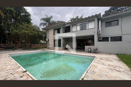 Casa para alugar com 520m², 5 quartos e 6 vagasPiscina