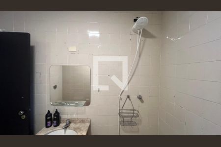 Casa para alugar com 520m², 5 quartos e 6 vagasBanheiro 1