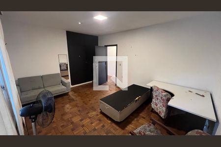 Casa para alugar com 520m², 5 quartos e 6 vagasSuite