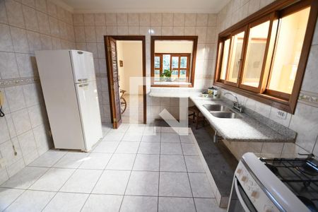 Casa à venda com 300m², 3 quartos e 3 vagasCozinha