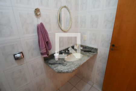 Casa à venda com 300m², 3 quartos e 3 vagasBanheiro 2