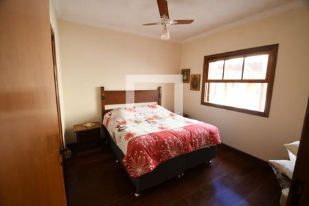 Casa à venda com 300m², 3 quartos e 3 vagasSuíte