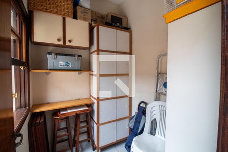 Casa à venda com 175m², 3 quartos e 4 vagasQuarto de Serviço