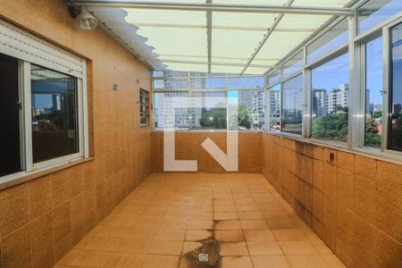 Apartamento à venda com 125m², 2 quartos e 1 vaga Apartamento à venda com 125m², 2 quartos e 1 vagaCobertura