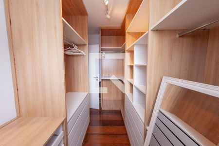 Apartamento à venda com 147m², 2 quartos e 2 vagasCloset