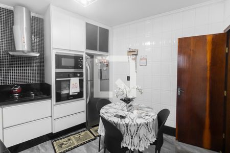 Casa à venda com 109m², 3 quartos e 2 vagasCozinha