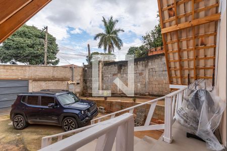 Casa à venda com 375m², 2 quartos e 2 vagasEntrada - Varanda