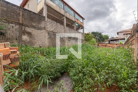 Casa à venda com 375m², 2 quartos e 2 vagasQuintal