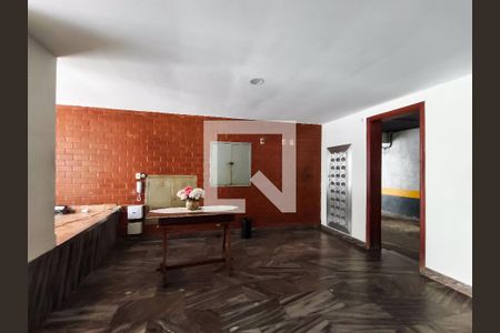 Apartamento à venda com 74m², 2 quartos e 1 vagaFachada e portaria