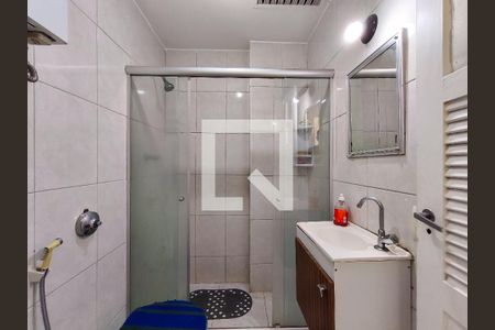 Apartamento à venda com 74m², 2 quartos e 1 vagaBanheiro Corredor