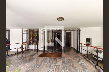 Apartamento à venda com 74m², 2 quartos e 1 vagaFachada e portaria