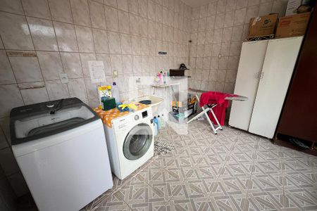 Casa à venda com 628m², 5 quartos e 2 vagasÁrea de Serviço