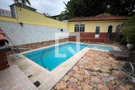 Casa à venda com 628m², 5 quartos e 2 vagasPiscina