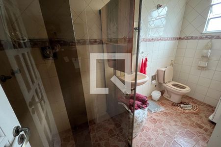 Casa à venda com 628m², 5 quartos e 2 vagasBanheiro 2
