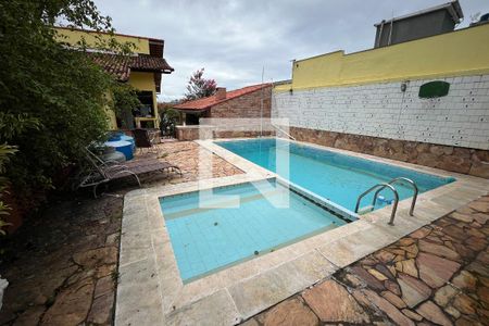 Casa à venda com 628m², 5 quartos e 2 vagasPiscina