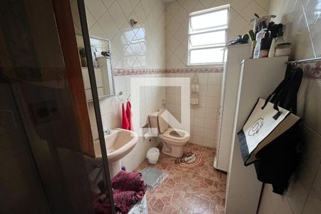 Casa à venda com 628m², 5 quartos e 2 vagasBanheiro 2