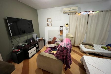 Casa à venda com 628m², 5 quartos e 2 vagasQuarto 2