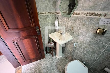 Casa à venda com 628m², 5 quartos e 2 vagasBanheiro 1