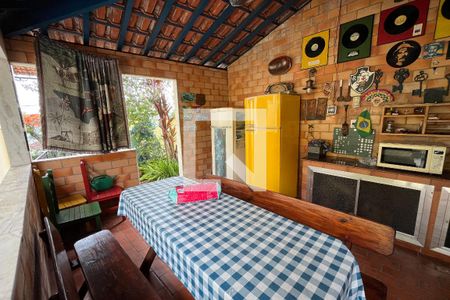 Casa à venda com 628m², 5 quartos e 2 vagasChurrasqueira