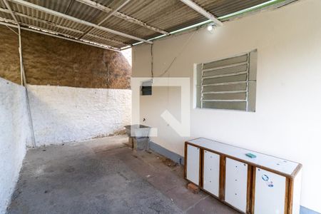 Casa para alugar com 75m², 2 quartos e sem vagaQuintal