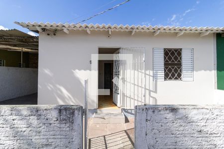 Casa para alugar com 75m², 2 quartos e sem vagaFachada