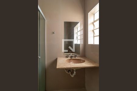 Casa à venda com 184m², 3 quartos e 2 vagas Casa à venda com 184m², 3 quartos e 2 vagasBanheiro 2