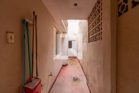 Casa à venda com 184m², 3 quartos e 2 vagas Casa à venda com 184m², 3 quartos e 2 vagasCorredor Externo