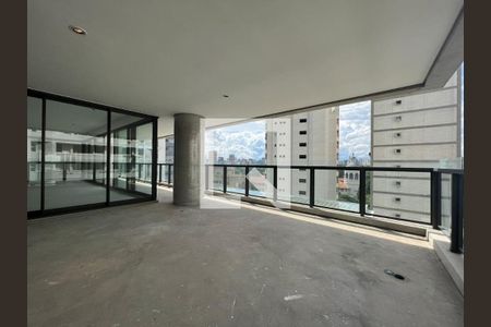 Apartamento à venda com 288m², 4 quartos e 4 vagas