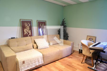 Casa à venda com 450m², 3 quartos e 2 vagas Casa à venda com 450m², 3 quartos e 2 vagasSala de TV