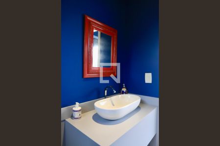 Casa à venda com 450m², 3 quartos e 2 vagas Casa à venda com 450m², 3 quartos e 2 vagasSalão de jogos (Lavabo)