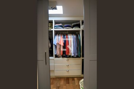 Casa à venda com 450m², 3 quartos e 2 vagas Casa à venda com 450m², 3 quartos e 2 vagasCloset (2) da Suíte Master