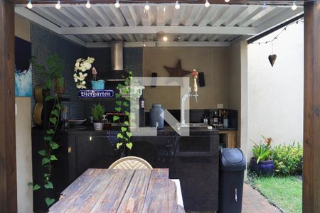 Casa à venda com 450m², 3 quartos e 2 vagas Casa à venda com 450m², 3 quartos e 2 vagasEspaço Gourmet