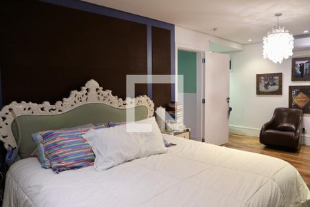 Casa à venda com 450m², 3 quartos e 2 vagas Casa à venda com 450m², 3 quartos e 2 vagasSuíte Master