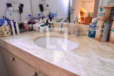 Casa à venda com 450m², 3 quartos e 2 vagas Casa à venda com 450m², 3 quartos e 2 vagasBanheiro (1) da Suíte Master