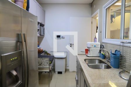 Casa à venda com 450m², 3 quartos e 2 vagas Casa à venda com 450m², 3 quartos e 2 vagasCozinha