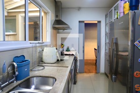 Casa à venda com 450m², 3 quartos e 2 vagas Casa à venda com 450m², 3 quartos e 2 vagasCozinha