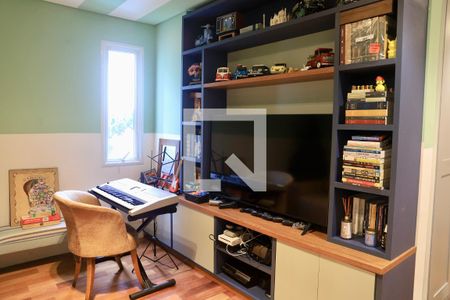 Casa à venda com 450m², 3 quartos e 2 vagas Casa à venda com 450m², 3 quartos e 2 vagasSala de TV