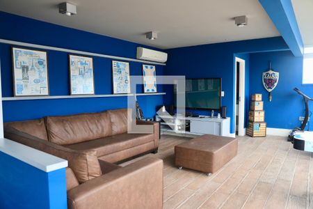 Casa à venda com 450m², 3 quartos e 2 vagas Casa à venda com 450m², 3 quartos e 2 vagasSalão de jogos