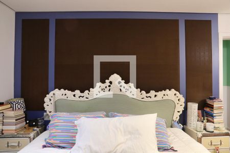 Casa à venda com 450m², 3 quartos e 2 vagas Casa à venda com 450m², 3 quartos e 2 vagasSuíte Master