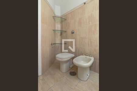 Apartamento à venda com 290m², 4 quartos e 3 vagasBanheiro da Suíte 2