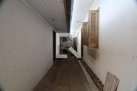 Casa à venda com 170m², 3 quartos e 2 vagasCorredor