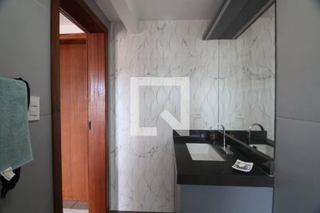 Casa à venda com 170m², 3 quartos e 2 vagasBanheiro suíte