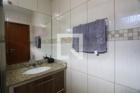 Casa à venda com 170m², 3 quartos e 2 vagasBanheiro