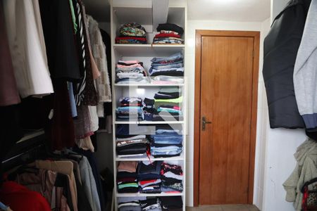 Casa à venda com 170m², 3 quartos e 2 vagasCloset da suíte