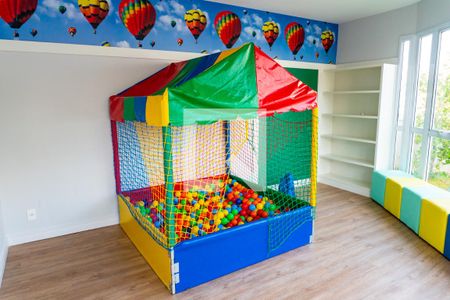 Apartamento à venda com 57m², 2 quartos e 1 vaga Apartamento à venda com 57m², 2 quartos e 1 vagaÁrea comum - Playground