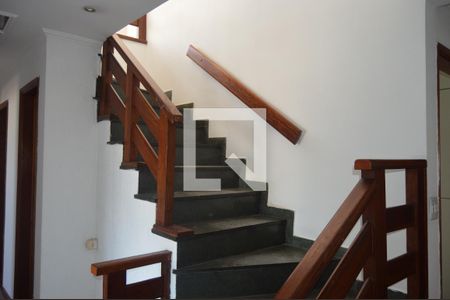 Escada de apartamento à venda com 3 quartos, 140m² em Vila Osasco, Osasco