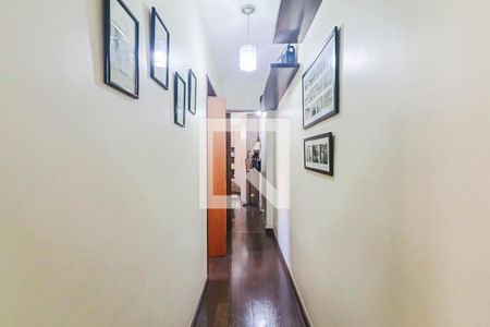 Casa de condomínio à venda com 300m², 3 quartos e 2 vagasCorredor Quartos